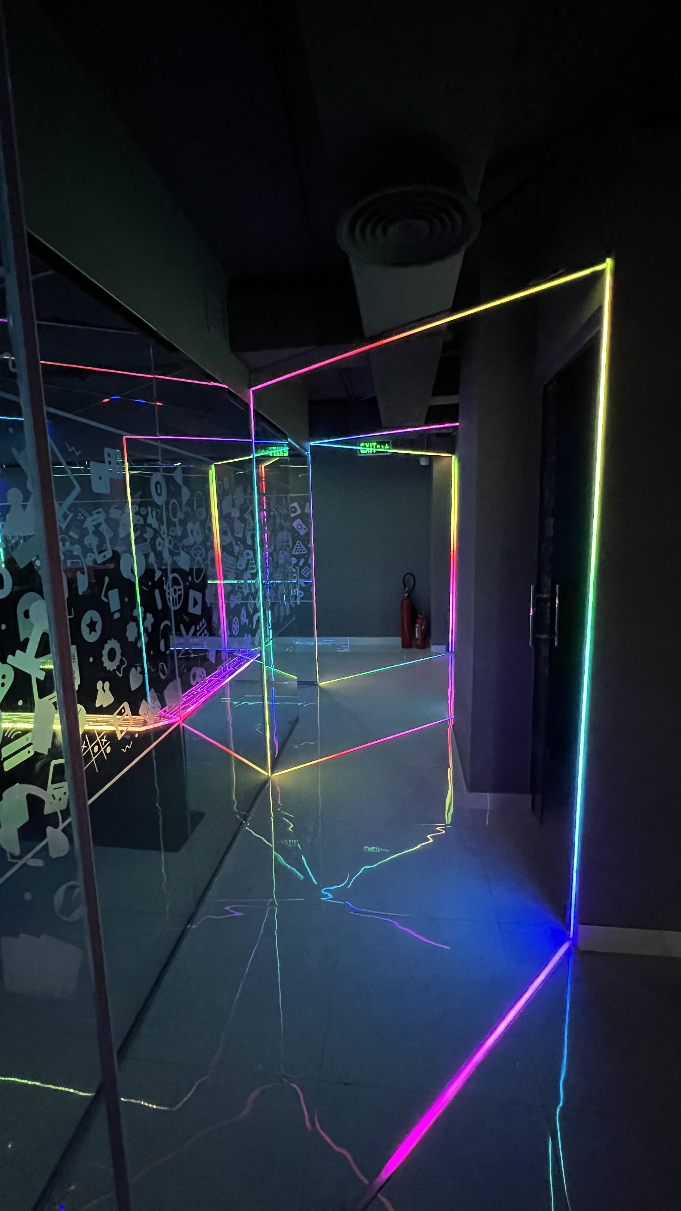 Feature mirror cube with rainbow RGB lighting
